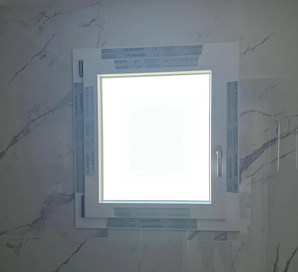 Nuovi serramenti installati in un appartamento a Roma: finestre su misura ad alta efficienza energetica.